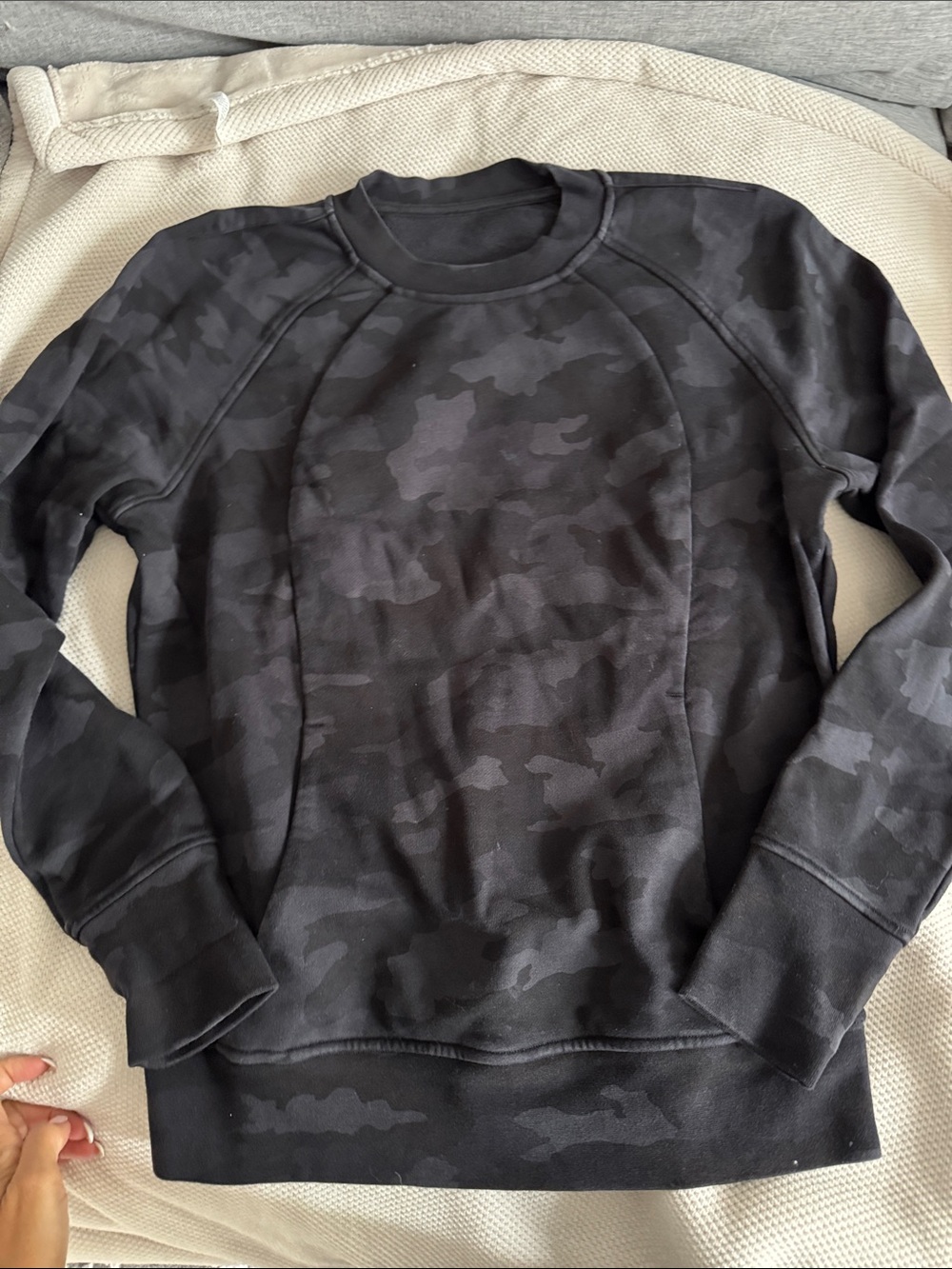 lululemon athletica women’s scuba Black Camo Crewneck Sweatshirt